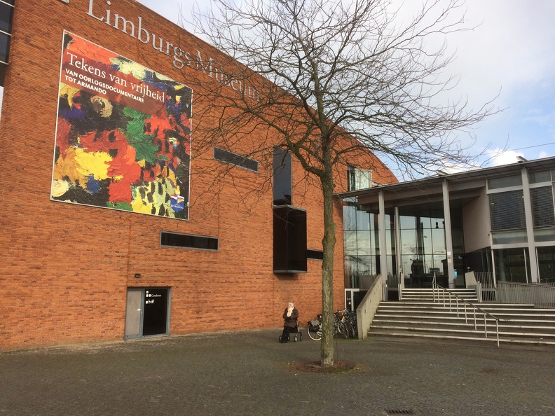 Bezoek aan het Limburgs museum.JPG